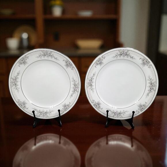 2 Noritake Sweet Leilani 3482 Salad Plates 8 3/8" Gray Pink Roses Platinum Trim - Picture 1 of 8